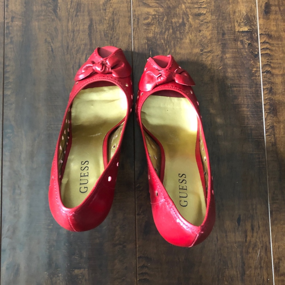 Guess peep toe Pump in Red - Picture 3 of 6